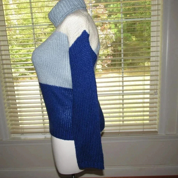 Alison Andrews Colorblock Turtleneck Sweater | Size Small | Cozy Chic - Picture 2 of 4